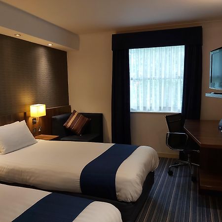Holiday Inn Express London Gatwick Crawley, An Ihg Hotel Екстер'єр фото