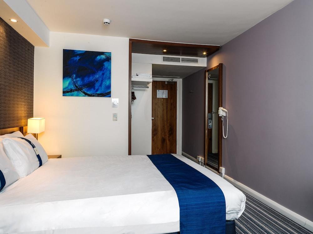 Holiday Inn Express London Gatwick Crawley, An Ihg Hotel Екстер'єр фото
