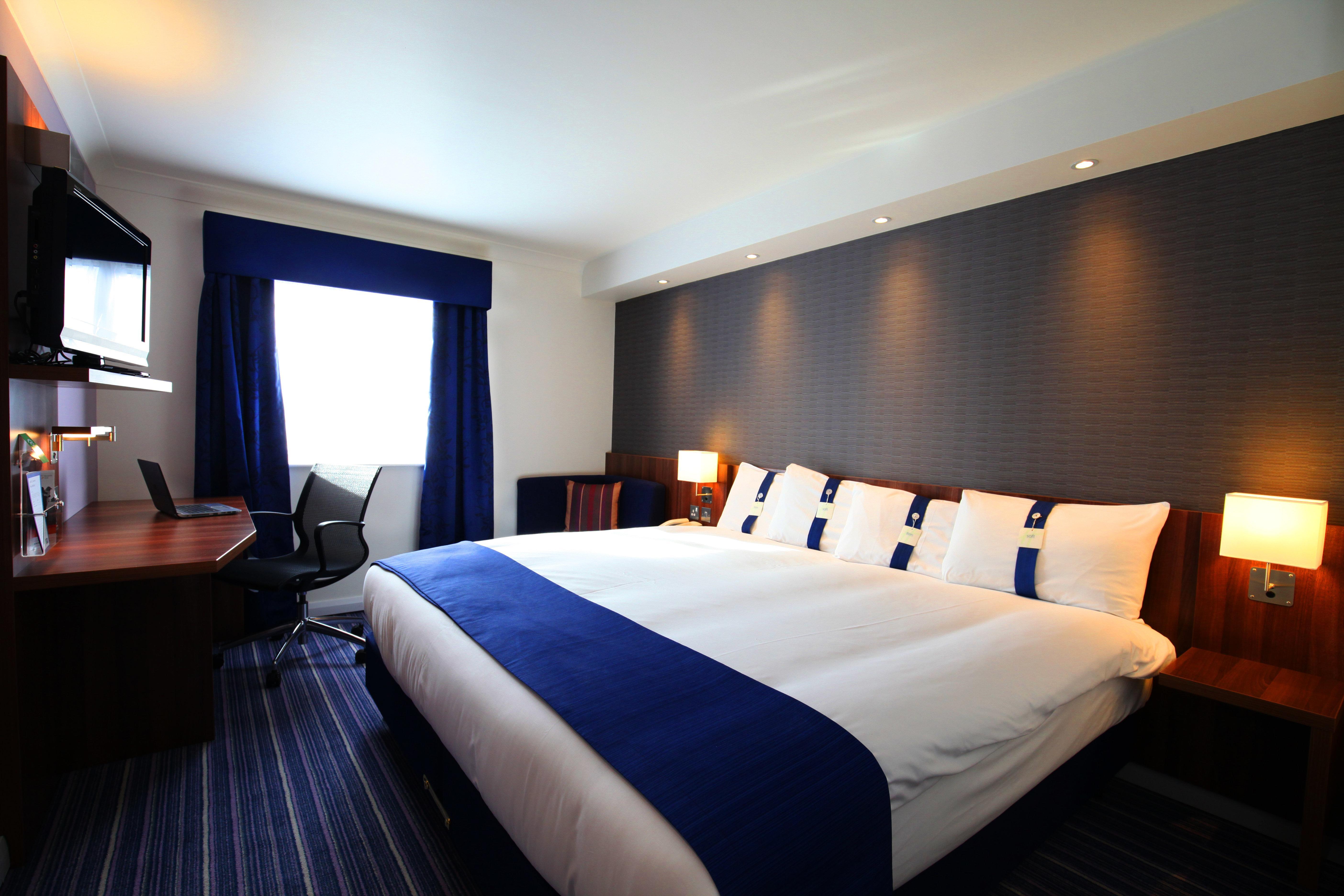 Holiday Inn Express London Gatwick Crawley, An Ihg Hotel Екстер'єр фото
