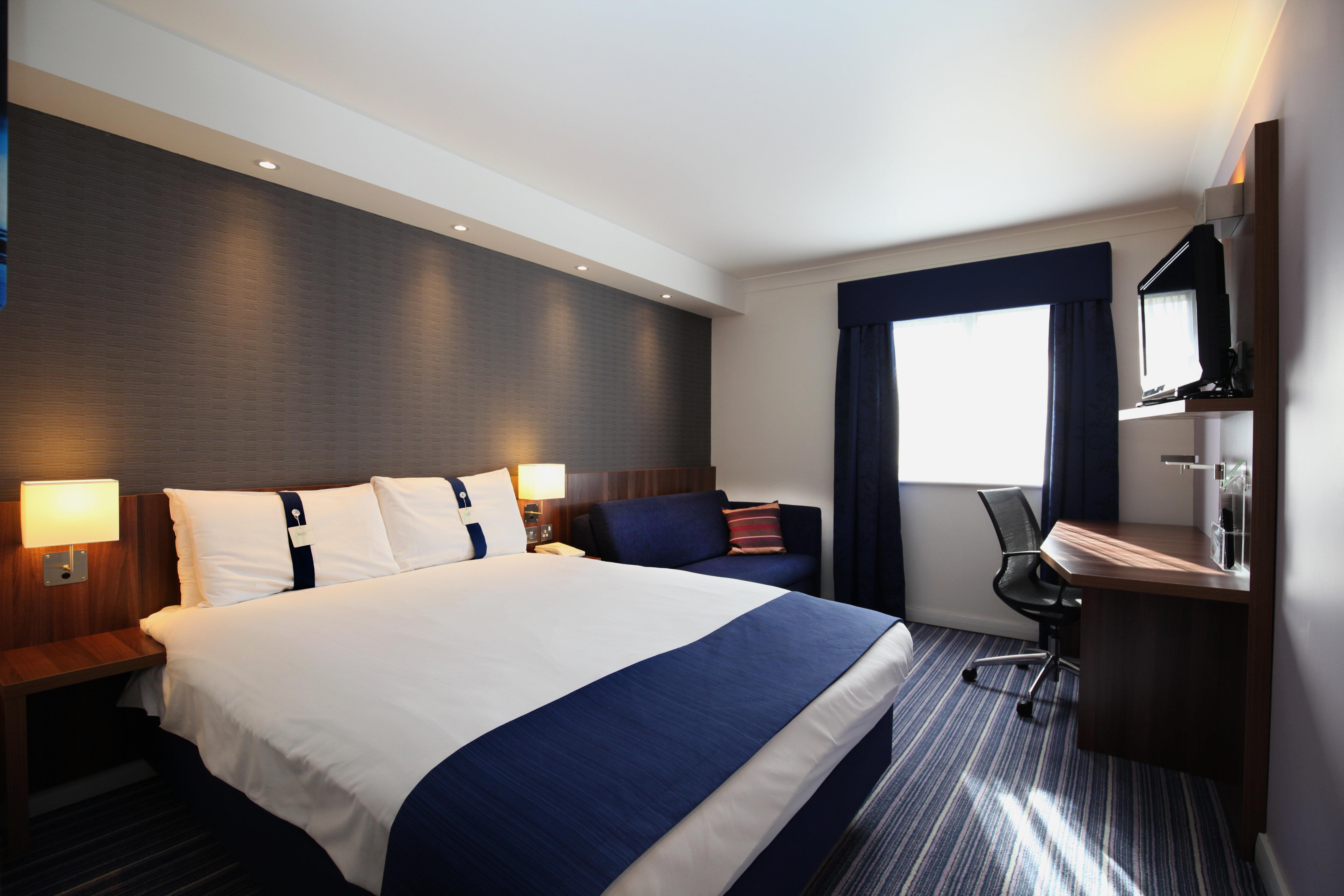 Holiday Inn Express London Gatwick Crawley, An Ihg Hotel Екстер'єр фото