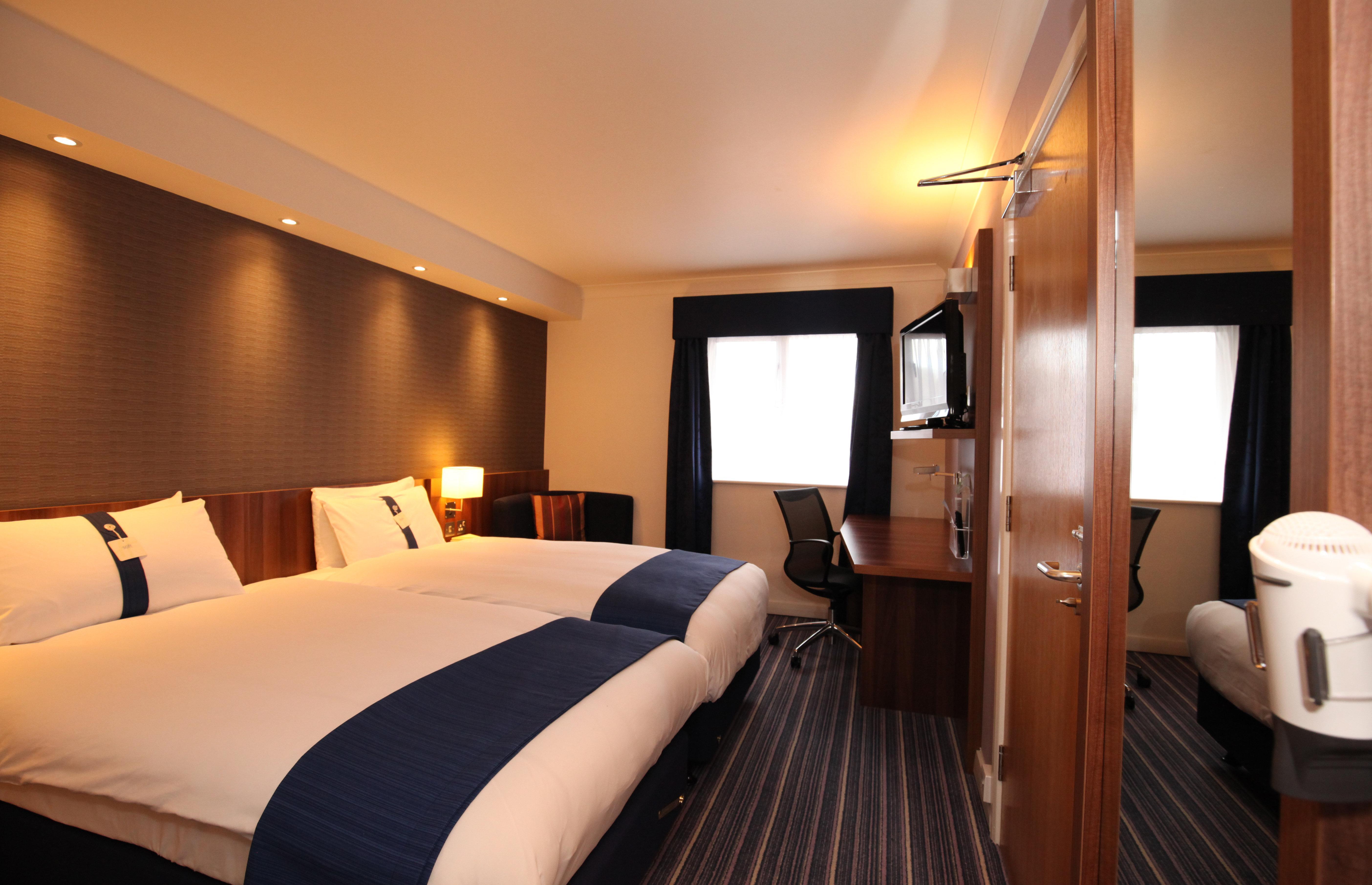 Holiday Inn Express London Gatwick Crawley, An Ihg Hotel Екстер'єр фото