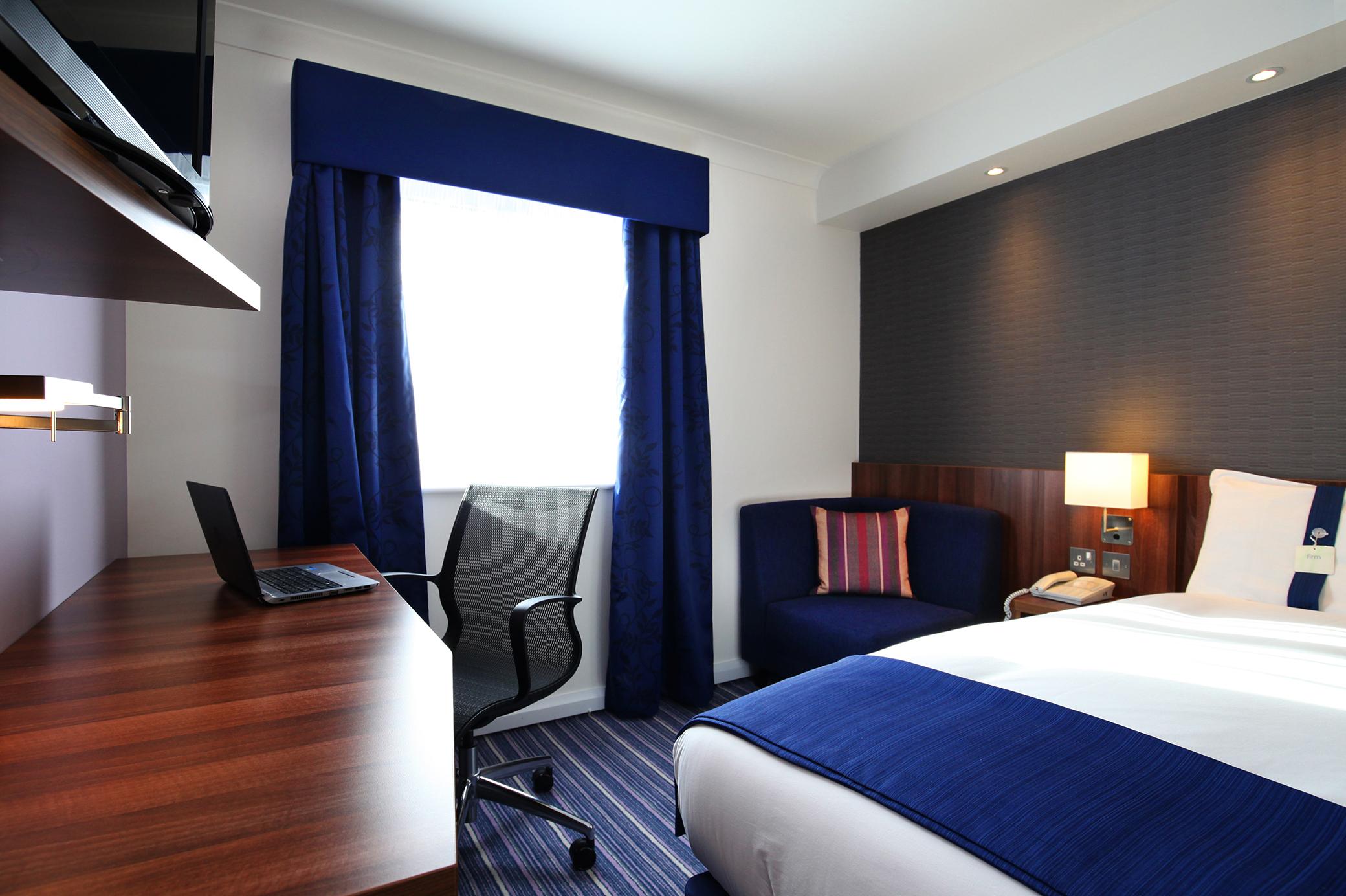 Holiday Inn Express London Gatwick Crawley, An Ihg Hotel Екстер'єр фото