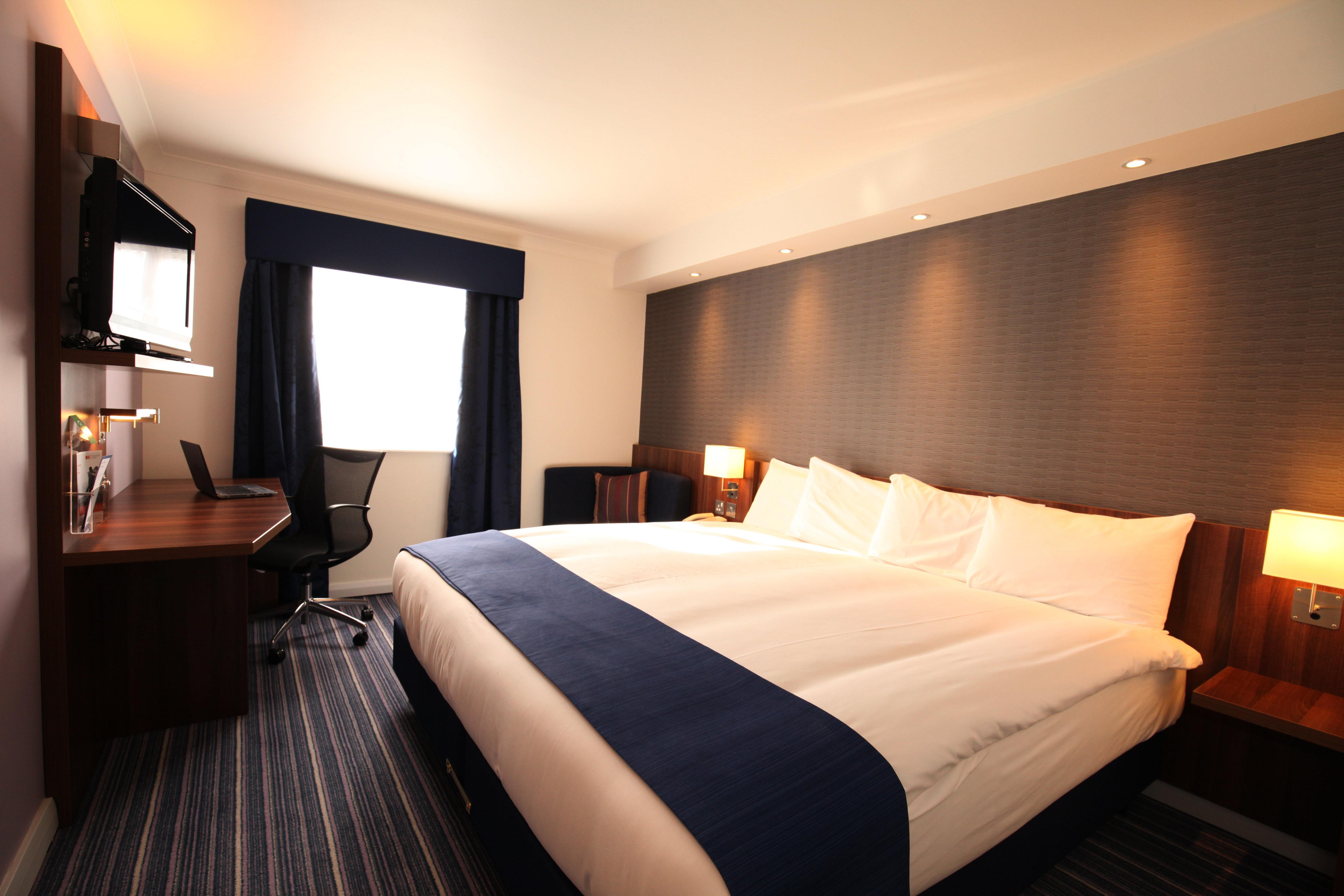Holiday Inn Express London Gatwick Crawley, An Ihg Hotel Екстер'єр фото