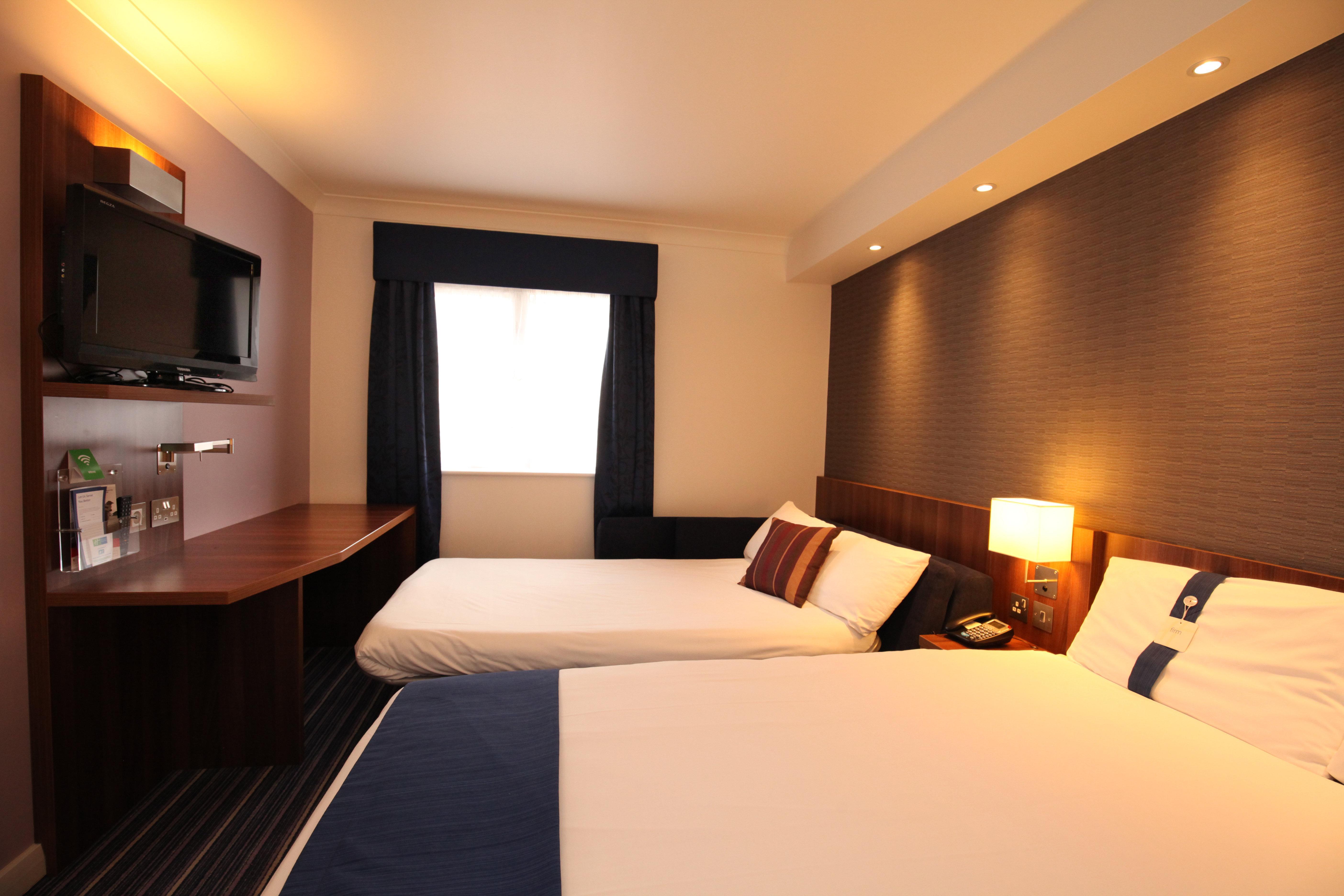 Holiday Inn Express London Gatwick Crawley, An Ihg Hotel Екстер'єр фото
