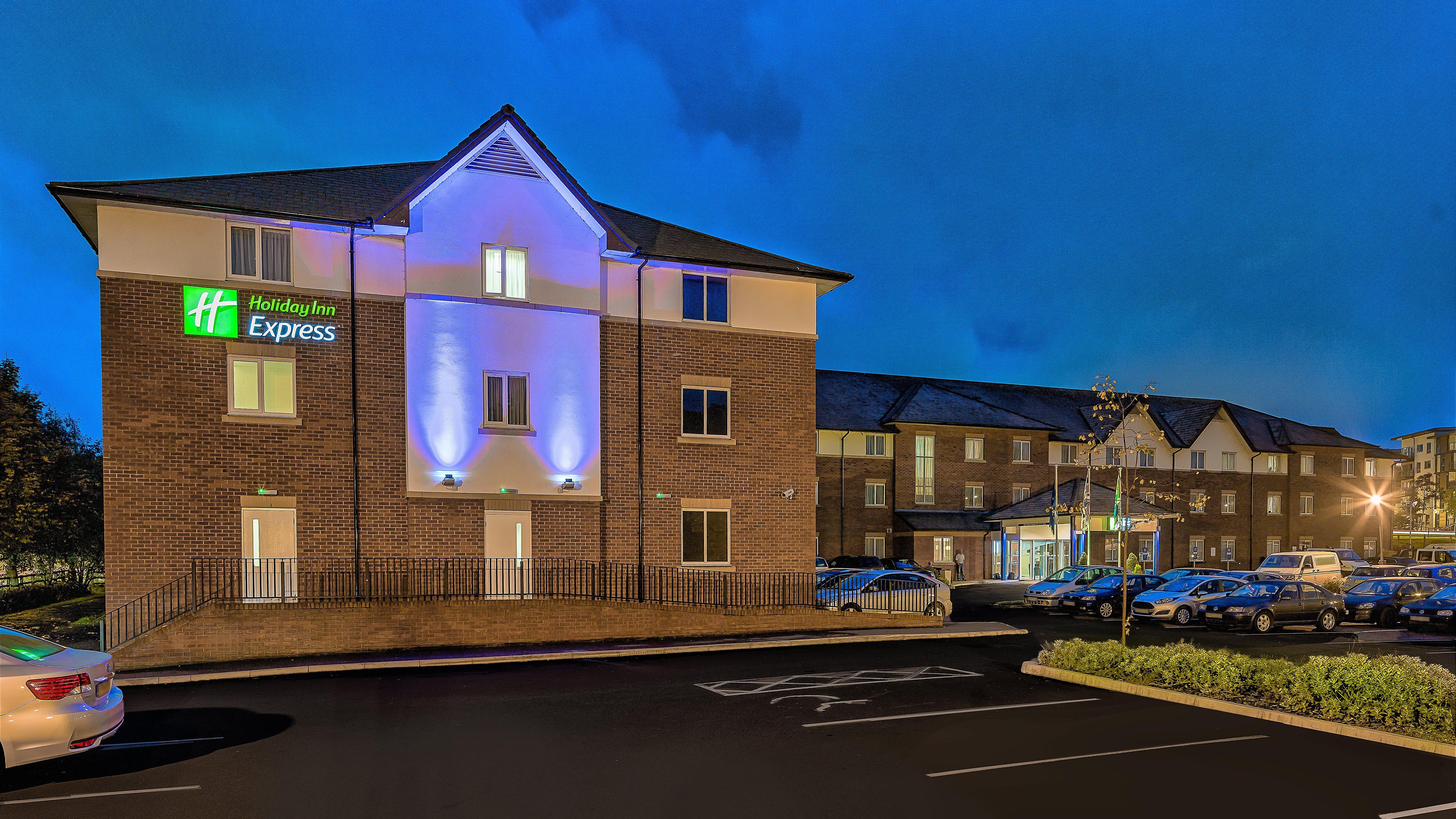 Holiday Inn Express London Gatwick Crawley, An Ihg Hotel Екстер'єр фото