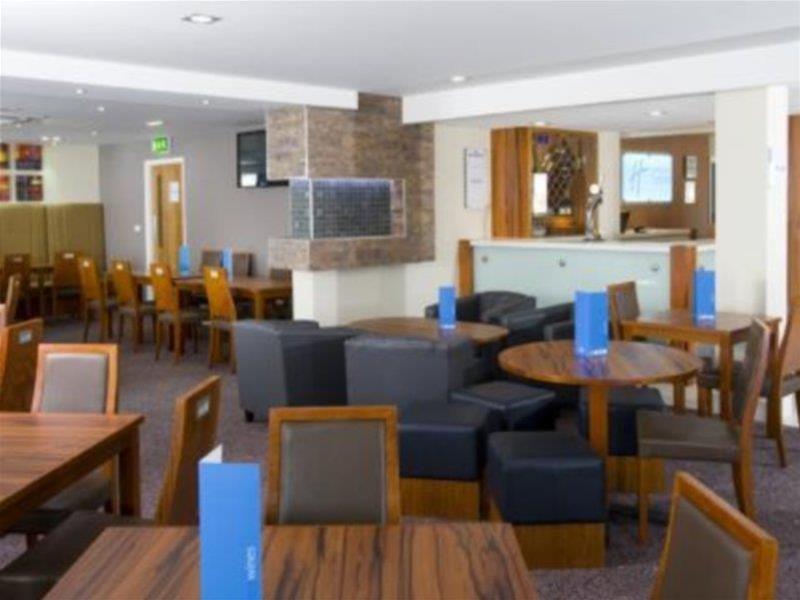 Holiday Inn Express London Gatwick Crawley, An Ihg Hotel Екстер'єр фото