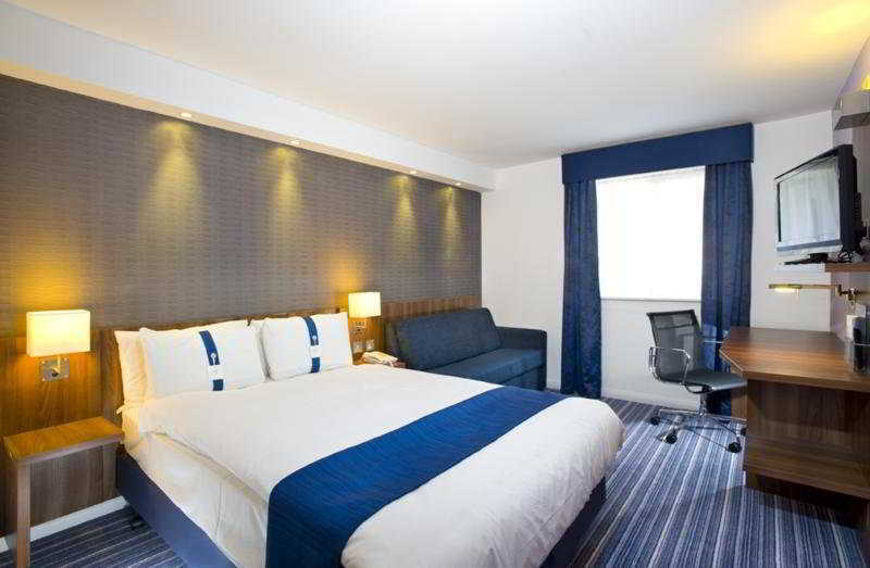 Holiday Inn Express London Gatwick Crawley, An Ihg Hotel Екстер'єр фото